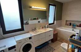 Duplex de lux, parcare, panouri solare, aer conditionat, zona Terra