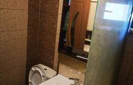 Apartament de 3 camere, decomandat, 2 băi, priveliște, zona Răcădău