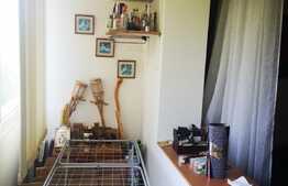 Apartament de 3 camere, decomandat, 2 băi, priveliște, zona Răcădău