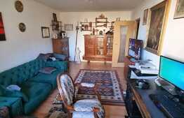 Apartament de 3 camere, decomandat, 2 băi, priveliște, zona Răcădău