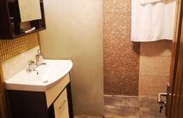 Apartament de 3 camere, decomandat, 2 băi, priveliște, zona Răcădău