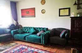 Apartament de 3 camere, decomandat, 2 băi, priveliște, zona Răcădău