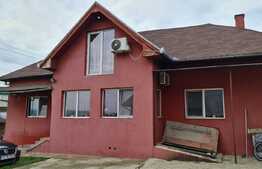 Doua case de vanzare in Gilau, complet utilate, suprafata teren 1852 mp