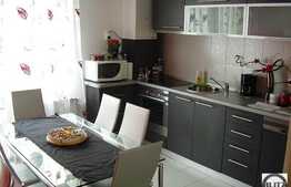 Apartament LA CHEIE de lux, cu 4 camere!Merita vazut!