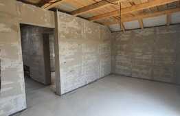 Casa individuala cu garaj, 930 mp teren, proiect deosebit, Jucu de Mijloc 