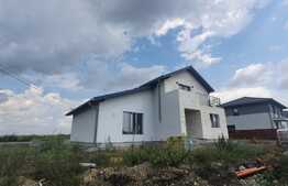 Casa individuala cu garaj, 930 mp teren, proiect deosebit, Jucu de Mijloc 