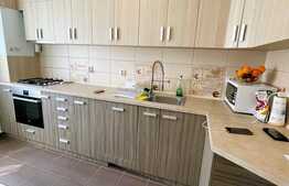 Apartament 3 camere, decomandat, 74mp, parcare, zona Cetatii 
