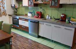 Apartament 2 camere, 57 mp, etaj intermediar, parcare, zona Eroilor