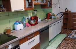 Apartament 2 camere, 57 mp, etaj intermediar, parcare, zona Eroilor