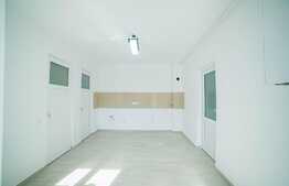 Casa individuala, 128 mp, curte cu 8 parcari, zona Piata 1 Mai