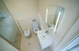 Casa individuala, 128 mp, curte cu 8 parcari, zona Piata 1 Mai