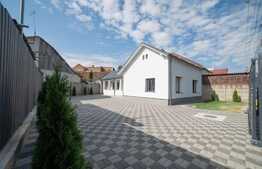 Casa individuala, 128 mp, curte cu 8 parcari, zona Piata 1 Mai