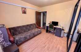 Apartament de 2 camere, decomandat, balcon, zona Scortarilor