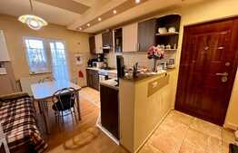 Apartament de 2 camere, decomandat, balcon, zona Scortarilor