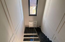 Duplex, 140 mp, 5 camere, 300 mp teren,  zona Grand Hotel Italia