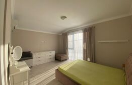 Duplex, 140 mp, 5 camere, 300 mp teren,  zona Grand Hotel Italia
