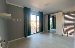 Duplex, 140 mp, 5 camere, 300 mp teren,  zona Grand Hotel Italia