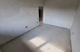 Apartament 3 camere, 63 mp, semidecomandat, zona Teilor