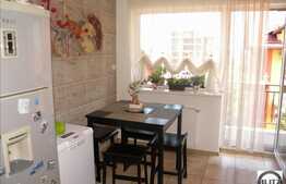 Apartament cu 3 camere de vanzare , cu  terasa si garaj