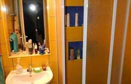 Vanzare 3 camere, decomandat, 67 mp utili, zona FSEGA, cu boxa si parcare