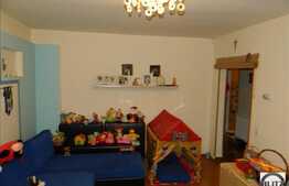 Vanzare 3 camere, decomandat, 67 mp utili, zona FSEGA, cu boxa si parcare