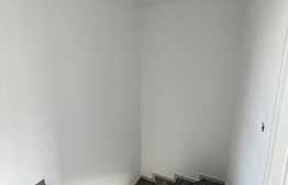 Casa cuplata finisata, 3 camere, gradina de 30 mp , zona Florilor 