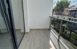 Casa cuplata finisata, 3 camere, gradina de 30 mp , zona Florilor 