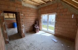 Casă individuală, 120 mp utili, 700 mp teren, în Chinteni