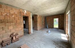 Casă individuală, 120 mp utili, 700 mp teren, în Chinteni