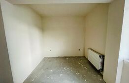 Apartament semifinisat, 2 camere, parcare, zona Terra