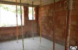 De vanzare 3 camere, 86 mp utili, boxa la subsol, graj, zona strazii C.A Rosseti