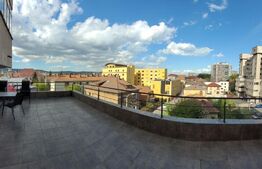 Apartament de 3 camere, 75 mp, zona Centrala