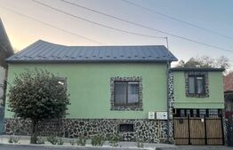 Casa individuala, teren 300 mp, spatiu comercial autorizat, zona Centrala Dej