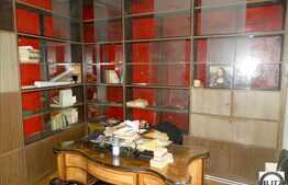 3 camere,131 mp utili, garaj, parcare, boxa la subsol, zona Opera Nationala!