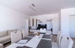 Apartament 3 camere, 78 mp, parcare, zona Vivo