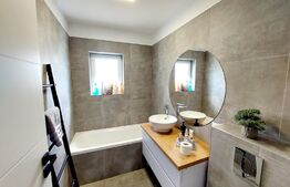 Apartament lux, 3 camere, 64mp, parcare, zona Dumitru Mocanu