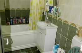 Vanzare apartament cu 3 camere, 78 mp, decomandat, zona BRD Marasti