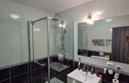 Apartament decomandat, 2 camere, debara, 2 balcoane, zona Porii