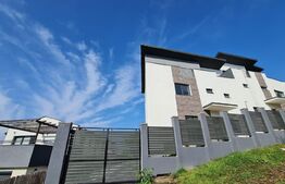 Unitate din duplex cu 140 mp utili si 250 mp teren