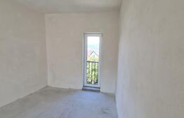 Unitate din duplex cu 140 mp utili si 250 mp teren