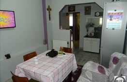 Vanzare 3 camere, decomandat, 67 mp utili, zona Dambovitei, renovat, cu boxa