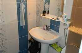 Vanzare 3 camere, decomandat, 67 mp utili, zona Dambovitei, renovat, cu boxa