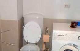 De inchiriat 1 camera, decomandat, 38 mp, imobil nou, zona strazii Plopilor!