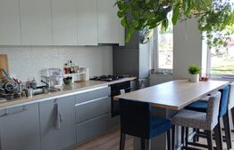 Apartament decomandat, 50 mp, 2 camere, 2 parcari, zona Terra