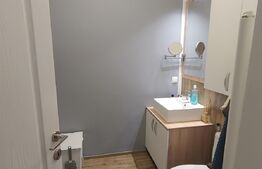 Apartament decomandat, 50 mp, 2 camere, 2 parcari, zona Terra