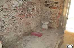 Vanzare 1 camera, 54 mp utili, zona I.C.Bratianu, parcare in curte plus boxa