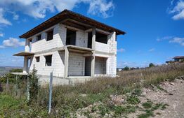 Oportunitate! Casa individuala 240 mp, teren 500 mp, Dezmir