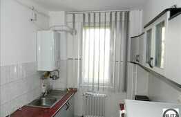 De vanzare 2 camere, 46 mp, zona Complex Mercur