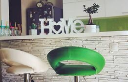 Apartament modern de 2 camere, 50 mp, parcare, boxa, zona Stejarului