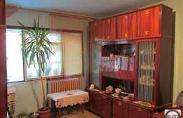 Apartament 3 camere, 67 mp, decomandat, garaj, boxa, zona Profi